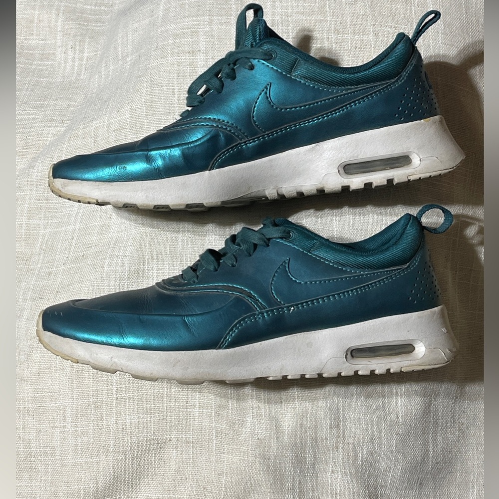 Nike Woman Teal and White Shoes